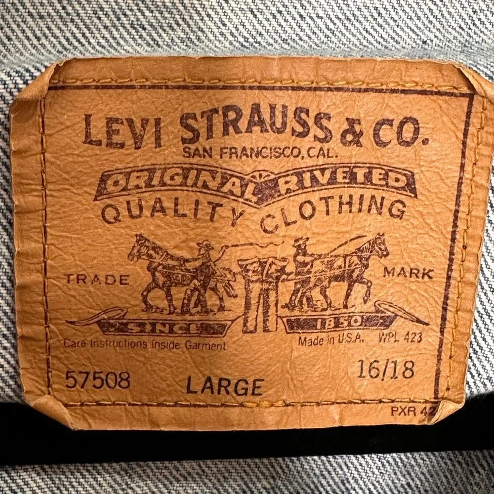 Vintage 90s Made in USA Levi Strauss Blue Trucker Classic Denim Jacket
